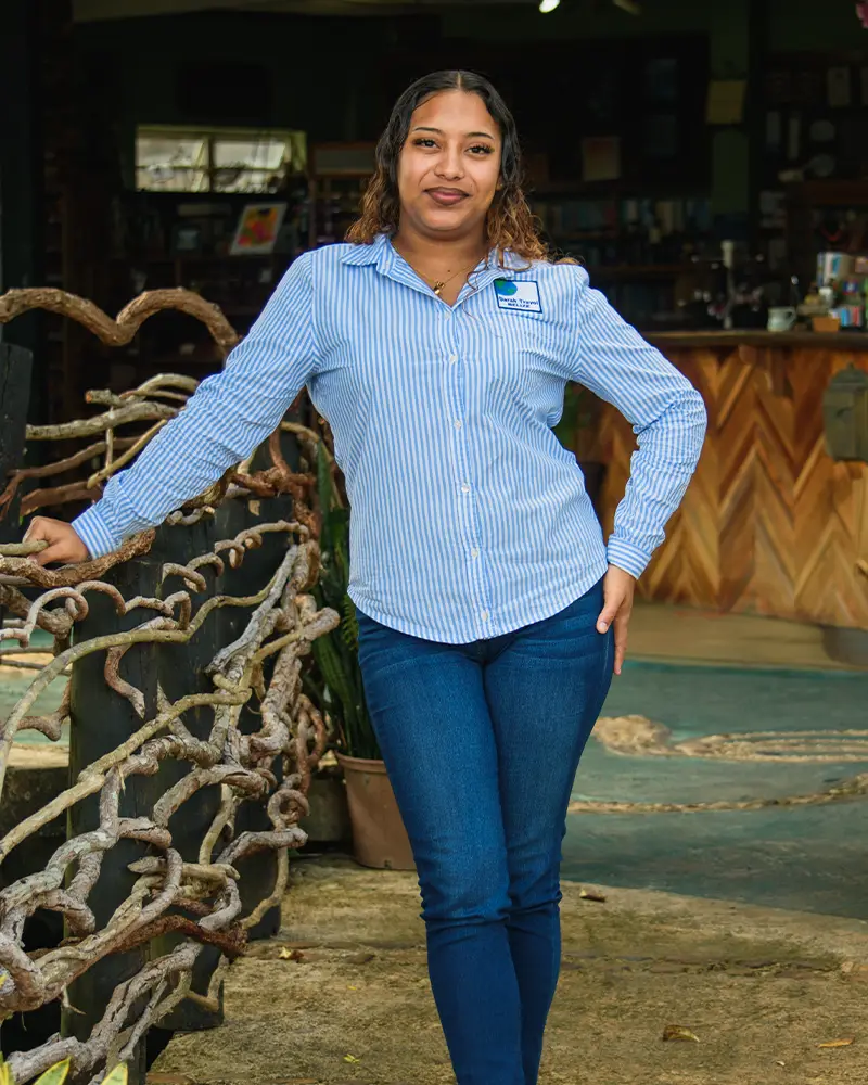 darah travel staff Kylynn alt | Darah Travel